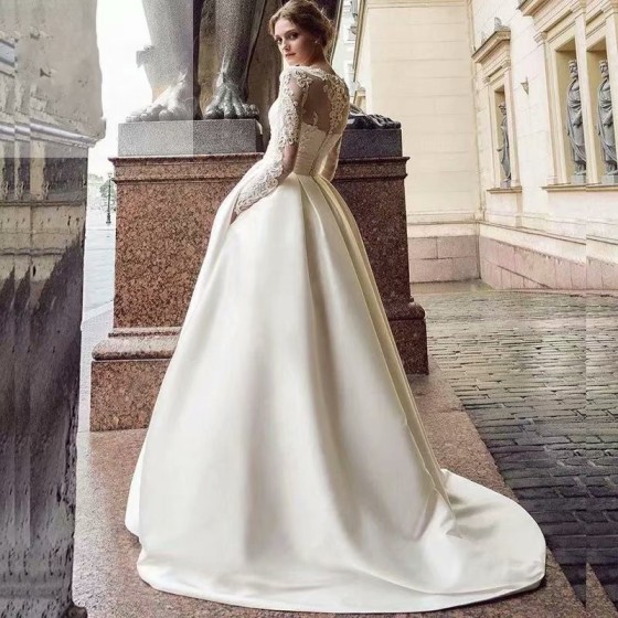 2026 New Wedding Dress Slimming Off-Shoulder Puffy Skirt Train Wedding Gown